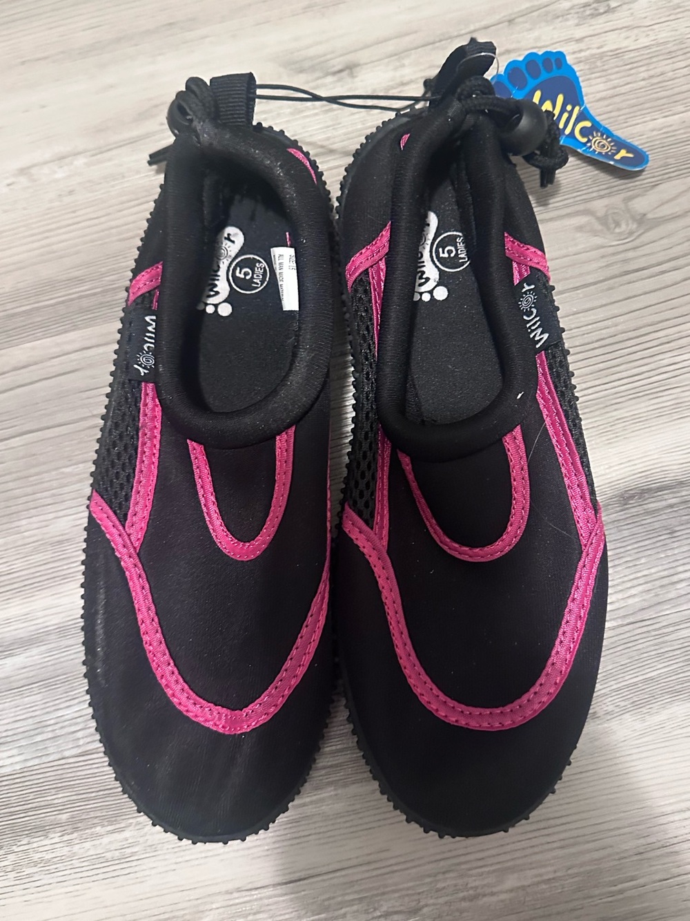 NWT Wilcor Black Pink Aqua Water Shoes Womens Size 5 Beach Swim